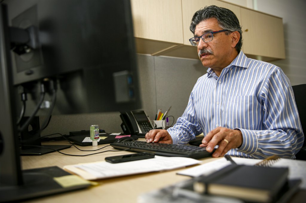 It's not too late to register for Thursday's virtual @latimes 📚 Club with  Tracy Kidder and Steve Lopez! Learn more at…